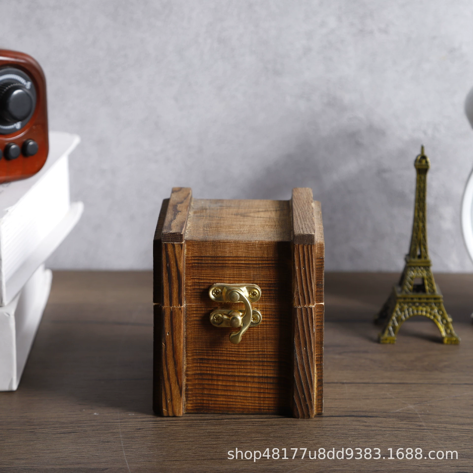 Винтажная деревянная коробка для виски с замком Ящик для хранения массива дерева Хранение ювелирных изделий Подарочная упаковка Деревянная коробка Вино со льдом Деревянная коробка