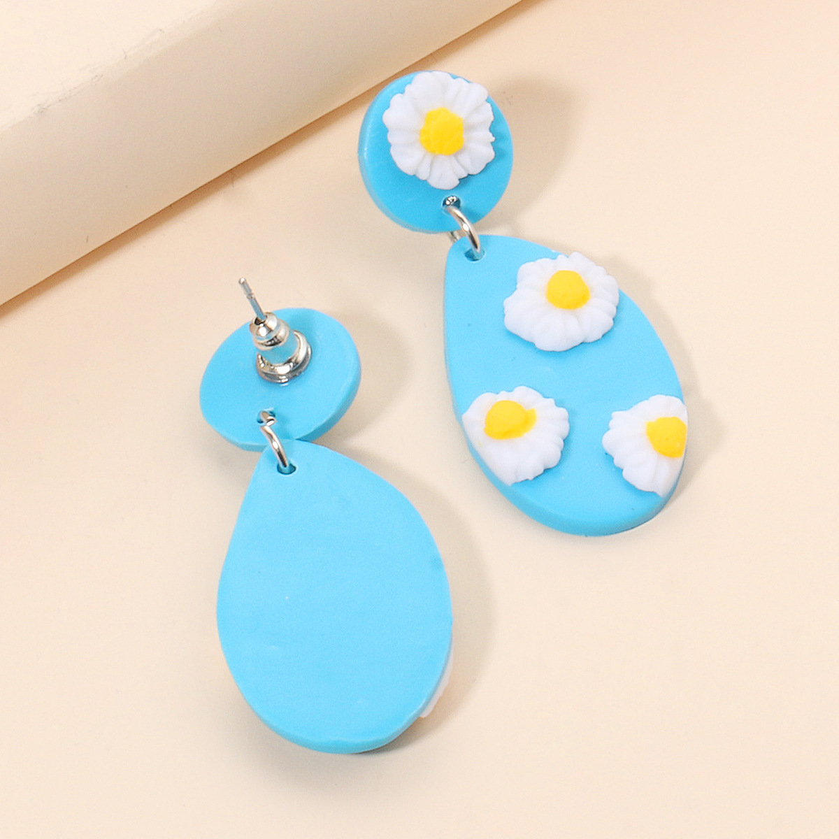 Simple Acrylic Geometric Flower Earrings Wholesale display picture 7