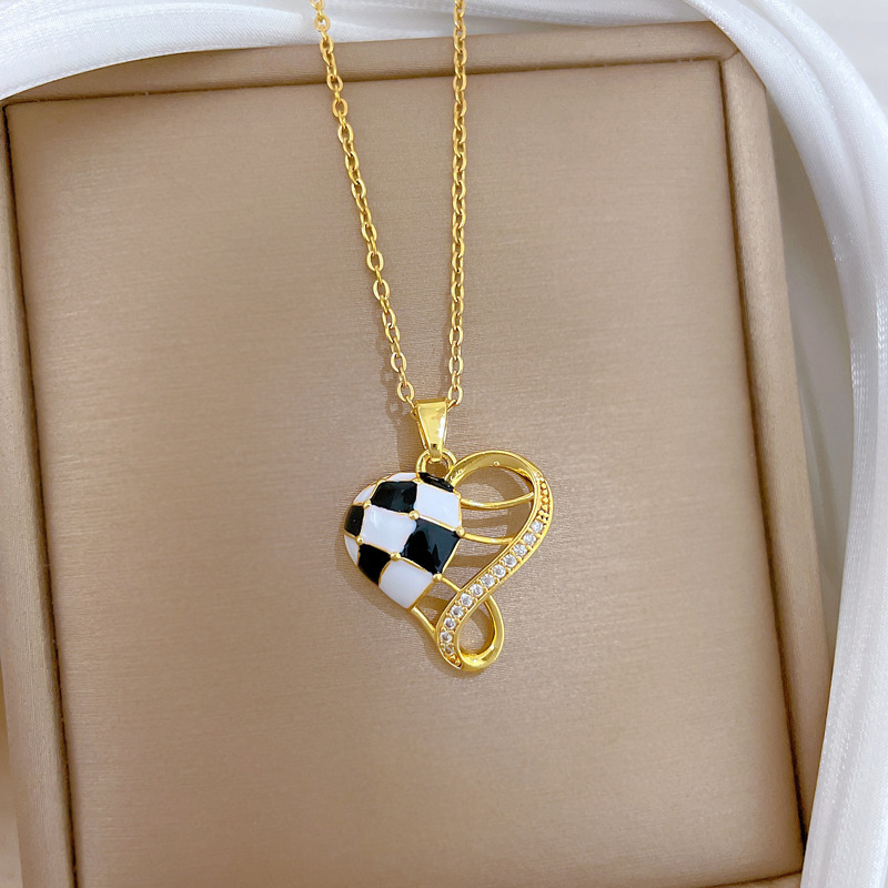 Elegant Houndstooth Diamond Necklace In Titanium Steel For Women_voghion.com