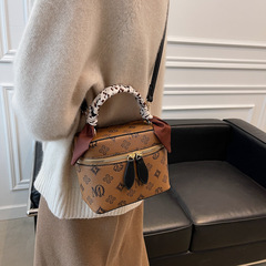 2024新款時尚簡約印花化妝包包女包水桶包潮手提包鏈條單肩斜挎包