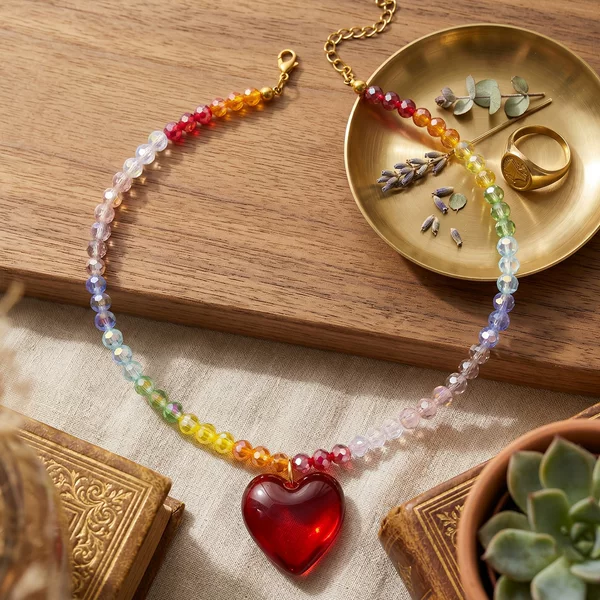 European and American cross-border best-selling heart pendant handmade beaded necklace, fashionable candy-colored multi-faceted crystal necklace