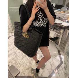 土星菱格纹大托特单肩包女手提轻便购物袋大容量通勤腋下包妈咪包