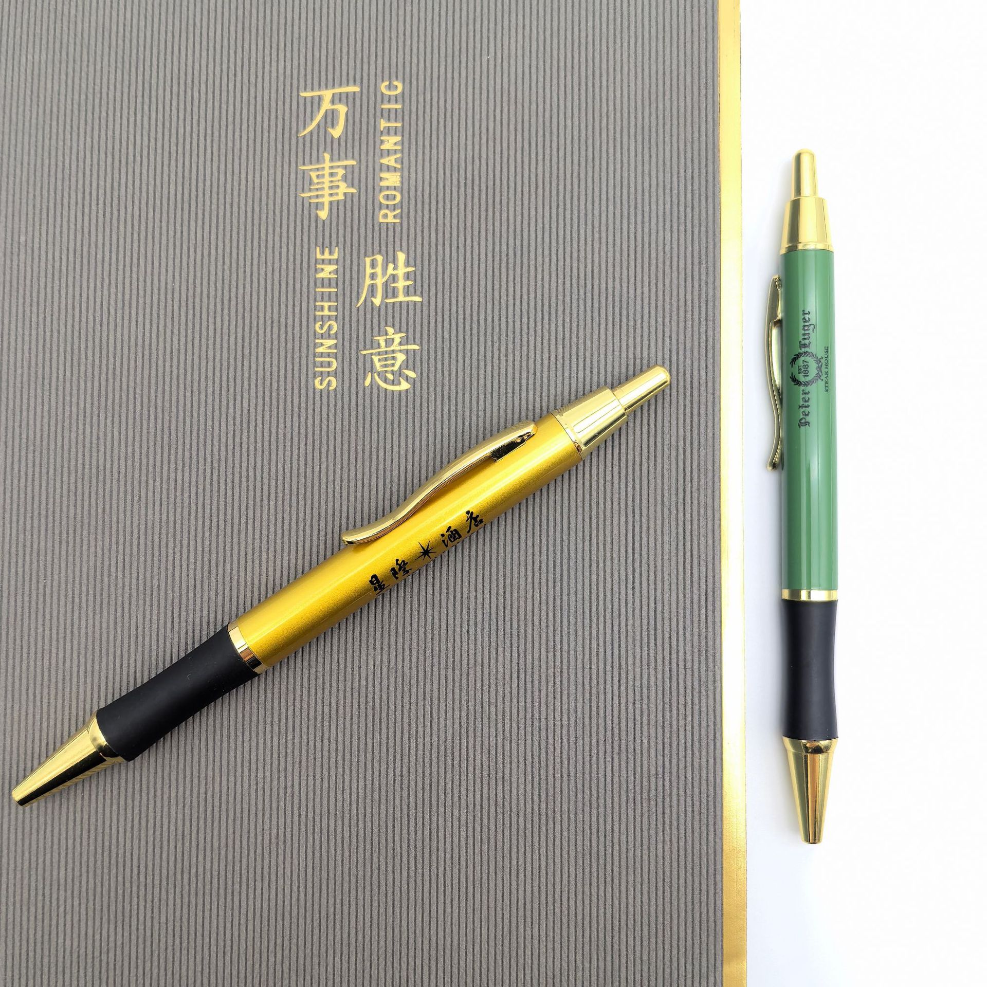 Metal personalizado pulsador antideslizante silicona cubierta bolígrafo bolígrafo de regalo de negocios bolígrafo de firma bolígrafo de conferencia