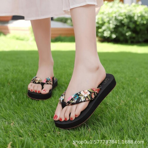 Women's Outdoor Worn-Thigh Thick Sole Flap Sandals with Flowers