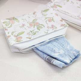 现货婴儿尿不湿收纳袋带湿纸巾盒外出便携式宝宝尿片袋防水EVA袋