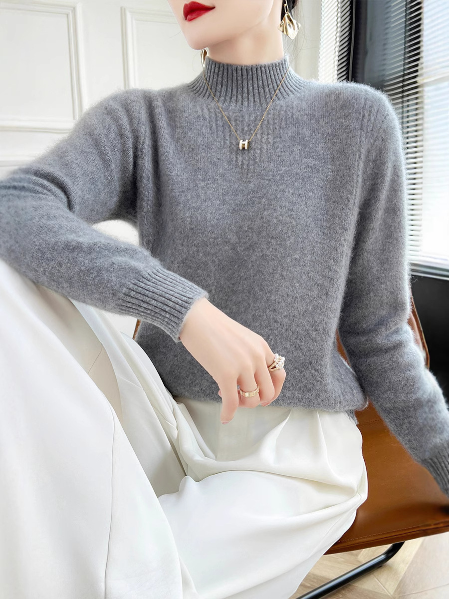 Demi-season woolen knitted sweater