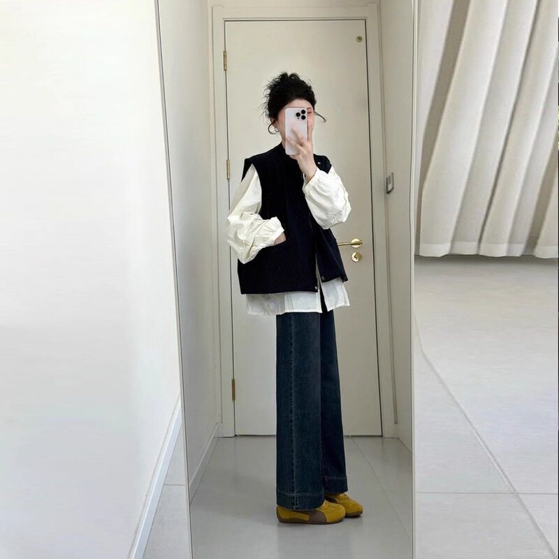 Spring Outfit with a Complete Korean-Style Look: White Shirt Layered with a Vest Jacket and Wide-Leg Jeans, Three-Piece Set for Women