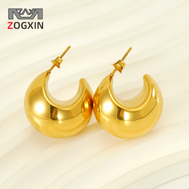 Transfronterizo europeo y americano estilo ins elegante estilo retro no se desvanece hueco en forma de C pendientes de acero de titanio plateado 18k pendientes de oro real para las mujeres