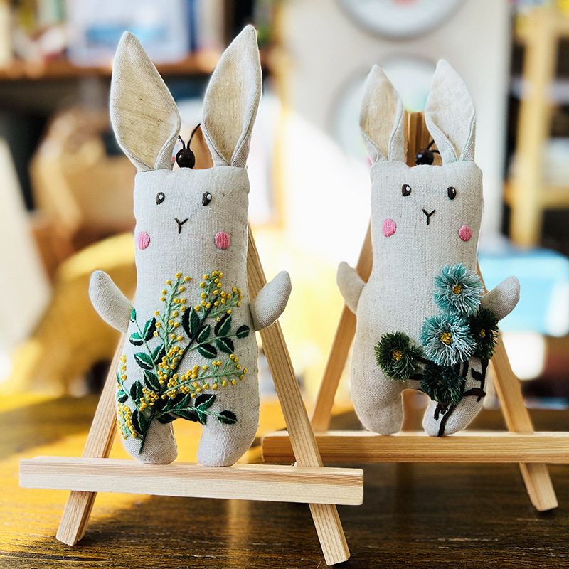 Conejo muñeca bordado DIY material paquete Lu bordado hecho a mano regalo de los niños conejo blanco bordado tridimensional adornos lindos