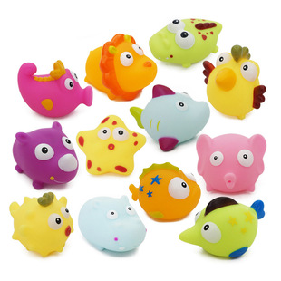 Factory wholesale vinyl cartoon animal elves spray water bath toys 0-3 baby bathroom fun toys