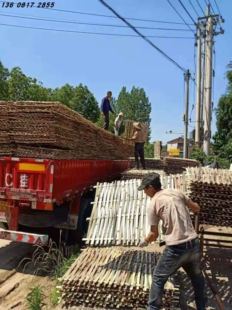 Бамбуковые планки, бамбуковые доски, строительные проекты, строительные площадки, забивка свай в садах, строительные леса, ограждения, защитные доски, бамбуковые плоты