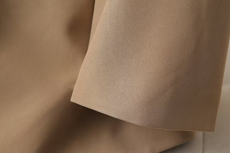 Giacca blazer donna elegante per ufficio taglio sartoriale moderno_voghion.com