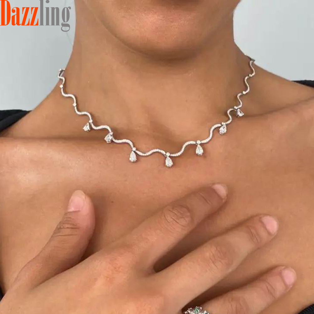 Collana con zircone a goccia donna catena geometrica elegante_voghion.com