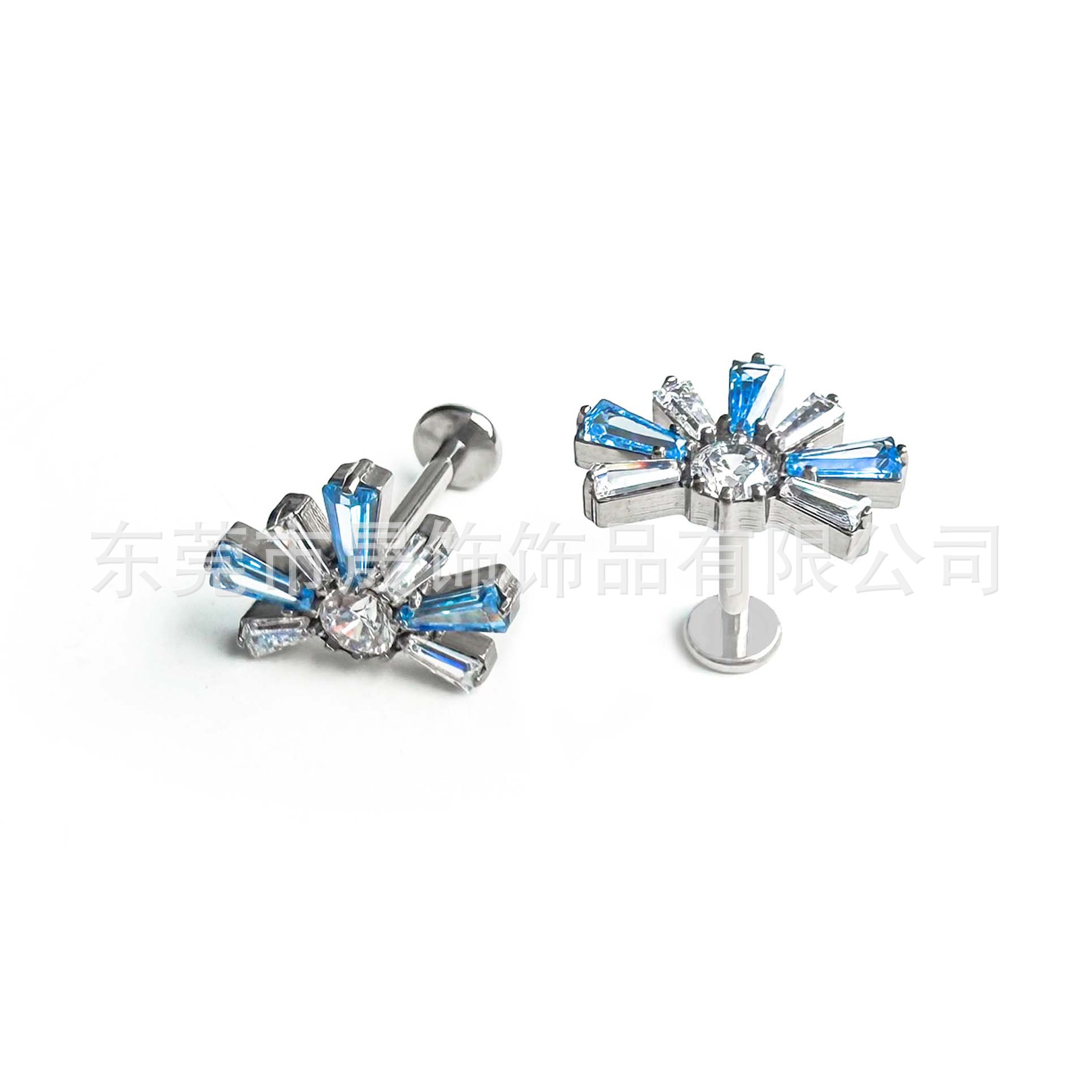 F136 Titanium 小雏菊烟 Flower 渐变 Ear Stud 包 Studded Cubic Zirconia Helix Cartilage Stud G23 Implant Grade Titanium 人体 Piercing Jewelry