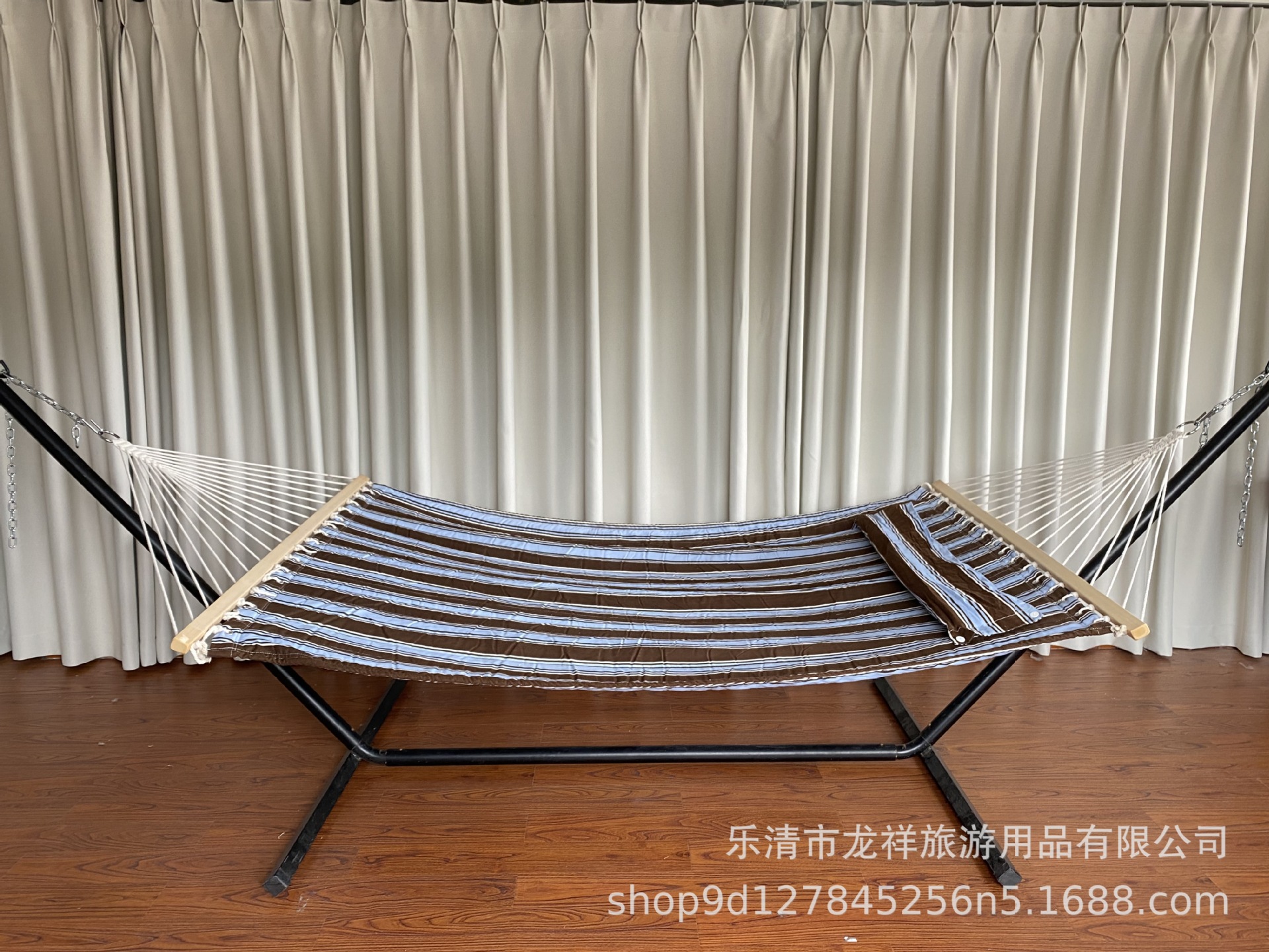 200*140cm 갈색 파란색과 흰색 줄무늬 베개 포함