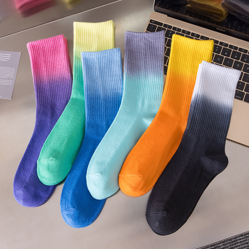 Suspension-Dyed Gradient Mid-Calf Socks Tie-Dyed Colorfulful Basketball Sports Socks Skateboard Socks Hip-Hop Men's and Women's Stockings Versatile