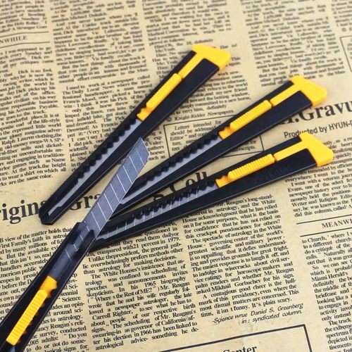 Wholesale art small iron knife, wallpaper knife, art sketch pencil knife, wallpaper express box opener, paper knife, utility knife