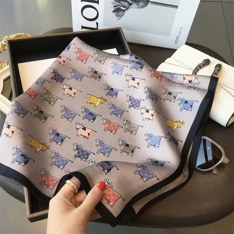 2025 primavera y otoño diadema femenina todo fósforo Baotou coreano desierto pequeño cuadrado bufanda de seda bufanda francesa con camisa verano