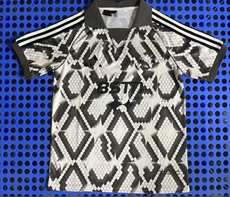 ホットサッカーユニフォーム 2526 トレーニングスーツ スペシャルエディション 記念版 プレゲームスーツ ジャージ 半袖 クローバー|undefined