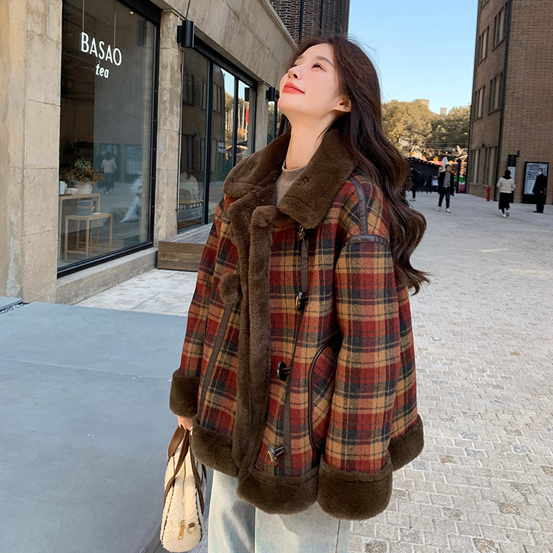 Real Shot of Red Plaid Lamb Wool Jacket for Women 2025 Winter New Style Fleece-Lined and Thickeneded Fur All-In-One Motorcycle Jacket Hot Style