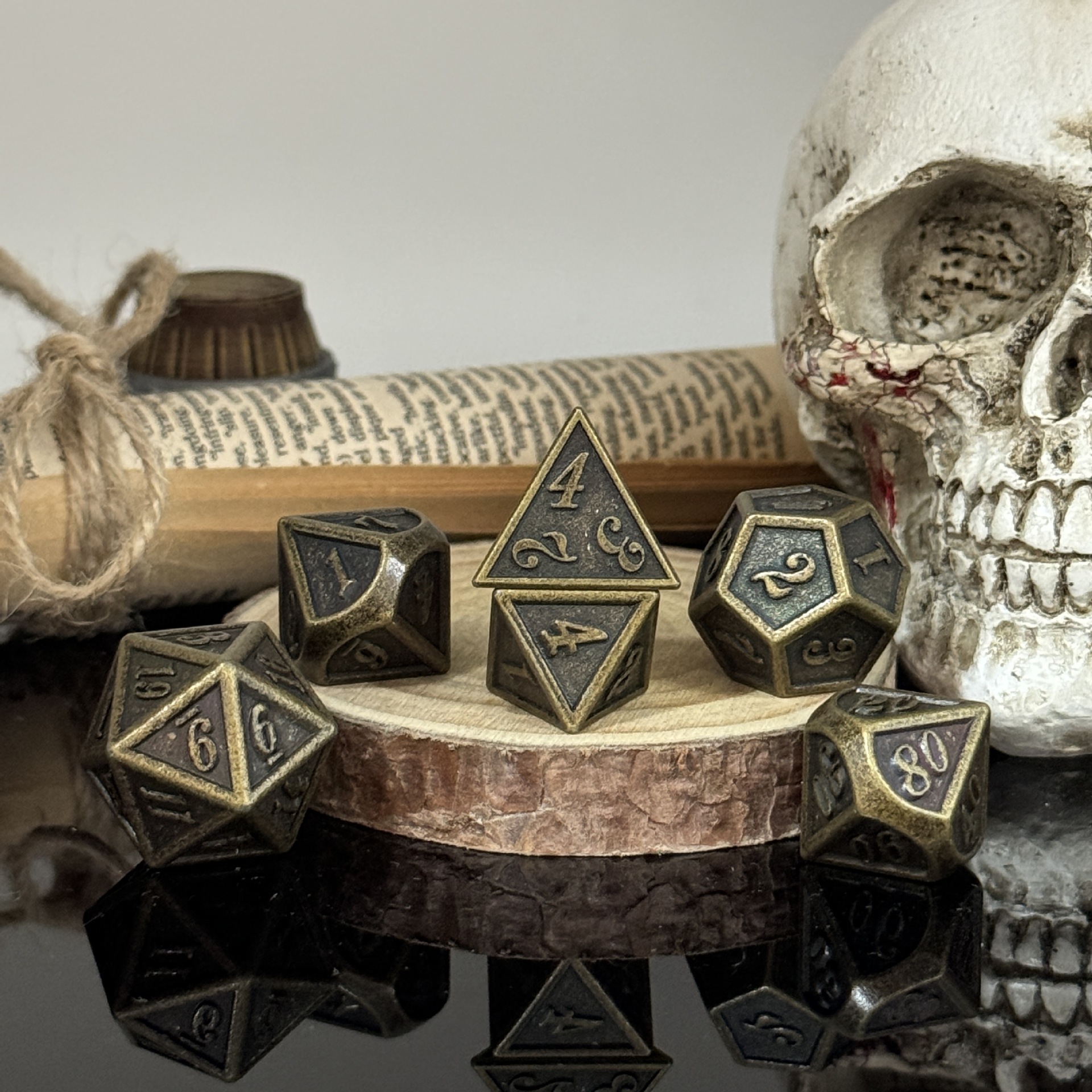 Dados de metal dnd dragón y mazmorras juego de mesa juego de dados sólidos trpg running ground poliedro cromado