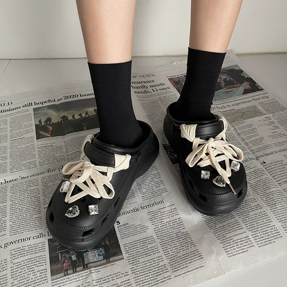 Высококачественная обувь с отверстиями для увеличения роста, женская летняя модная верхняя одежда, полутапочки с закрытым носком, черные сандалии на платформе, пляжные тапочки