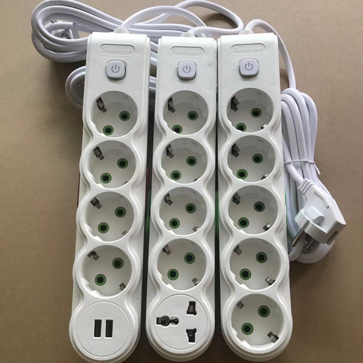 Fábrica directa comercio exterior 5 enchufes europeos con enchufe de alimentación USB en el Medio Oriente Asia Central Tailandia placa de enchufe