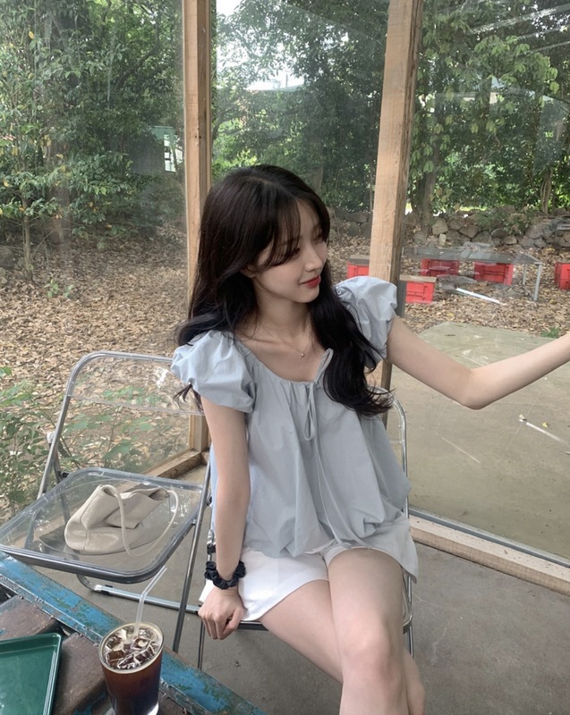 韓国シックな 2025 夏の新フレンチスイート年齢軽減パフスリーブネック半袖シャツ女性のシャツ|undefined