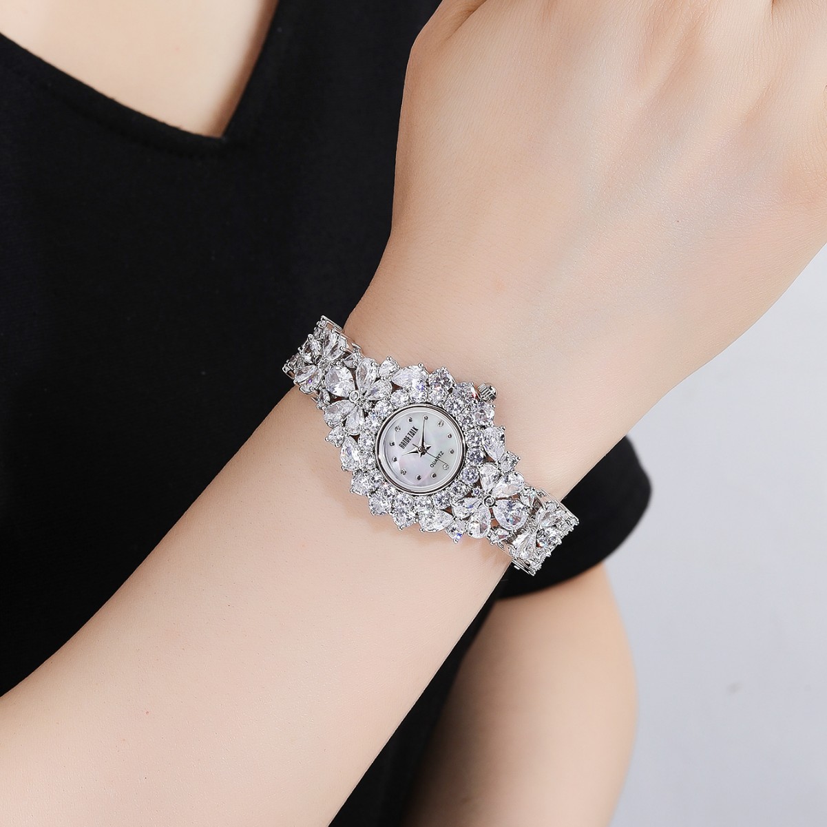 Original high-end sense compact full diamond waterproof quartz wrist watch light luxury ladies watch factory in stock