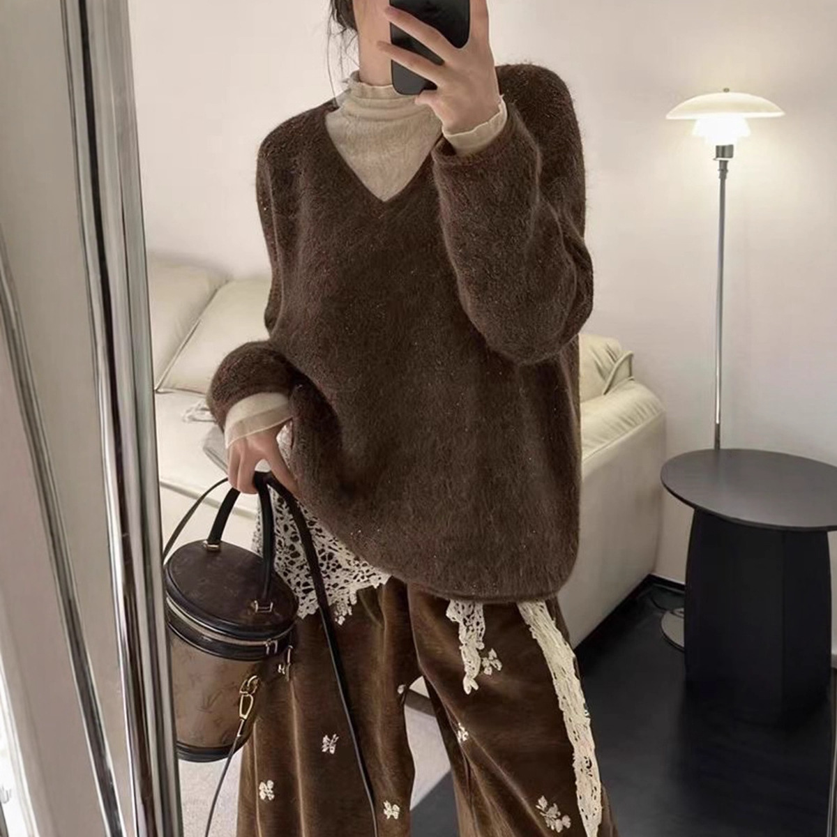 Designed Sequined V Neck Pullover Knitwear for Women 2025 Autumn and Winter New Korean Retro High-End Knitwear Top