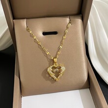 ���`�Ӻ���֮����Ů�p�ݺ��s�߼��r��΢��ʯ���ε����i���