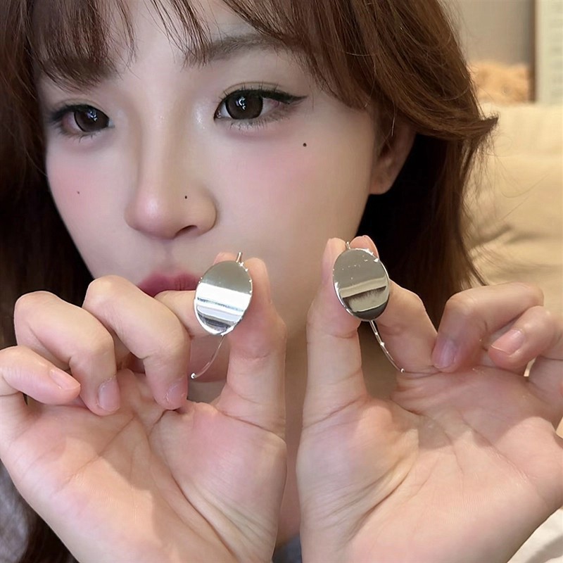 925 aguja de plata retro geométrica pendientes de metal nicho femenino elegante alto sentido pendientes populares todos los partidos pendientes al por mayor