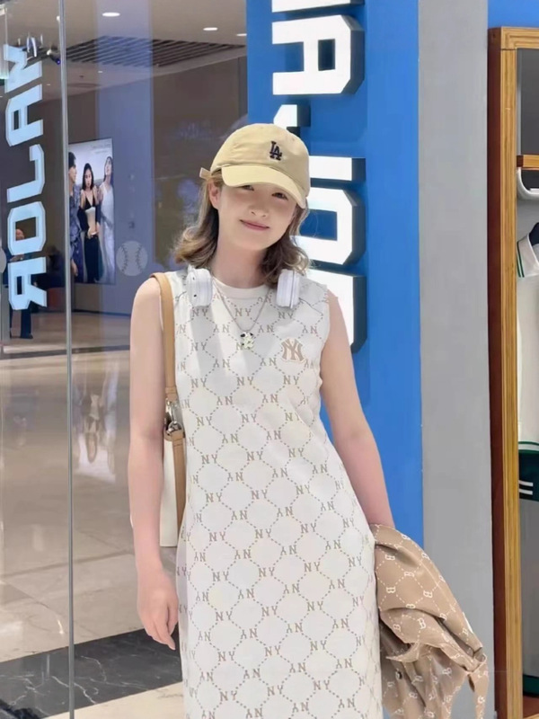 Trendy Mlb Summer Diamond Vintage Double-Sided Jacquard Vest Dress Trendy Round Neck Versatile Sports Dress Trendy Mlb Summer Diamond Vintage Double-Sided Jacquard Vest Dress Trendy Round Neck Versatile Sports Dress