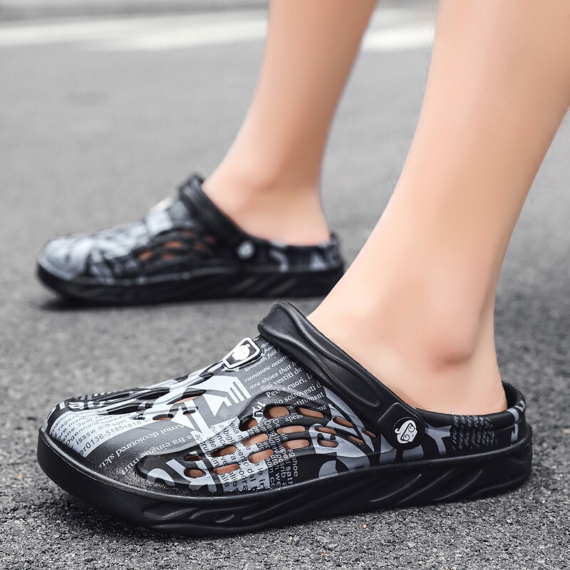 Men's Cave Shoes plus size Slippers Fashion Breathable Sandals Baotou Beach Shoes Men's Fashionable Outdoor Sandals Outer Wear Slippers