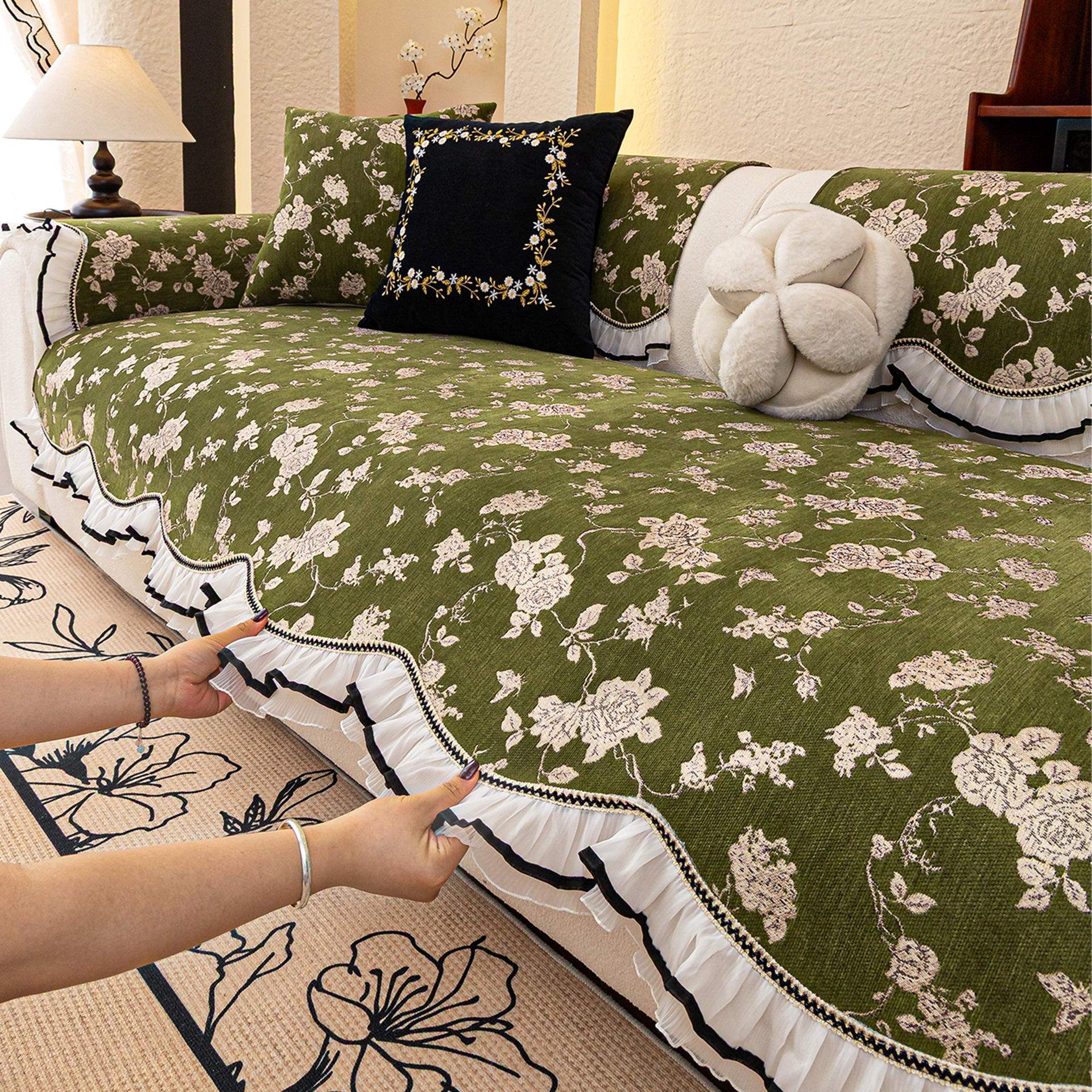 Cojín de sofá de estilo medio Cheniel Four Seasons Universal 2025 nuevo cojín de sensación premium de forma especial antideslizante paño de tela en línea recta