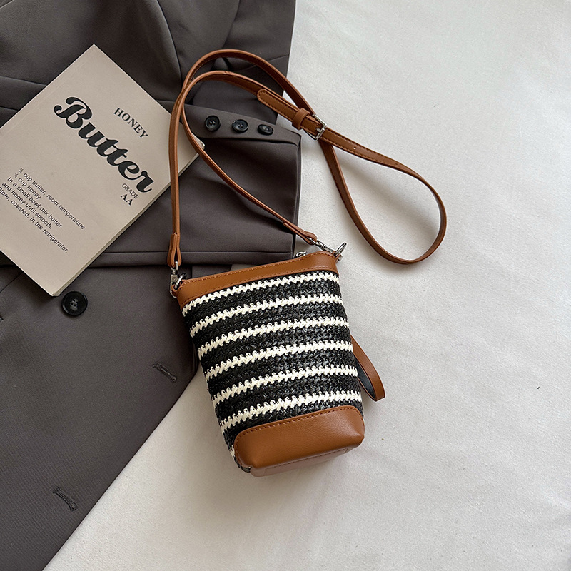 Verano simple moda versátil hombro bolso de teléfono móvil red playa roja rayas bolso de cubo de agua trenzado patatas fritas bolso de mochila image 10