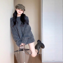 2025深秋初冬穿搭灰色宽松慵懒风中长款毛毛衣女美拉德针织衫上衣