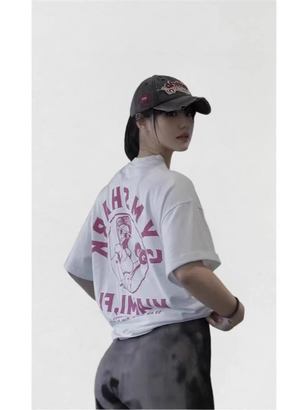 オーバーサイズのファッショナブルなスポーツスタイルのシックなプリント綿100%半袖Tシャツ、トレンディな個性のトップス|undefined