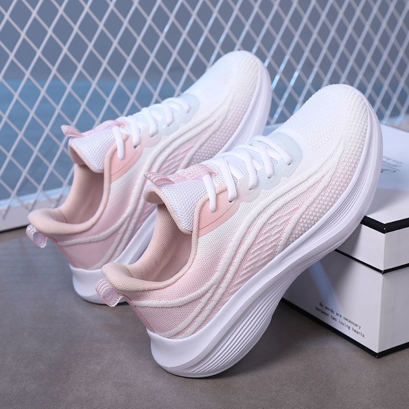 Zapatos de mujer al por mayor primavera y verano nuevos zapatos deportivos transpirables de tela gruesa al aire libre diarios ligeros de moda zapatos de carreras de mujer