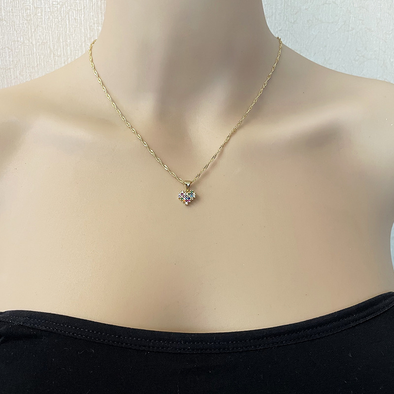 Colored Diamonds Simple Heart-shaped Pendant Necklace Wholesale Jewelry Nihaojewelry display picture 6