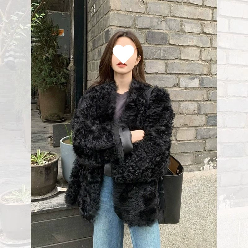 Черное плюшевое женское пальто из овчины с интегрированной овчиной на весну и осень, высококачественная утолщенная короткая искусственная кожа из искусственного меха.