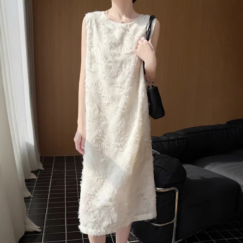 2026 Spring/Summer New Round Neck Strap Long Dress, Mid-Length Over-The-Knee Heavy Embroidery Tassel Sleeveless Dress for Women 2026 Spring/Summer New Round Neck Strap Long Dress, Mid-Length Over-The-Knee Heavy Embroidery Tassel Sleeveless Dress for Women