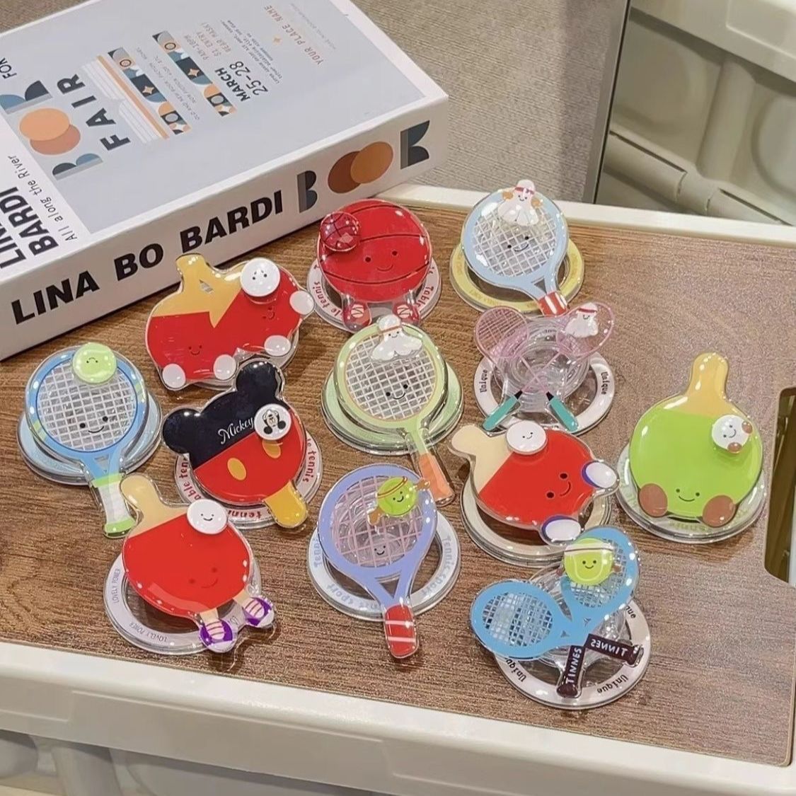 Little Red Book Super Fire Ping Pong Tennis Badminton Racket Magnetic Bracket Decompression Rotating Apple Huawei Phone Case Universal