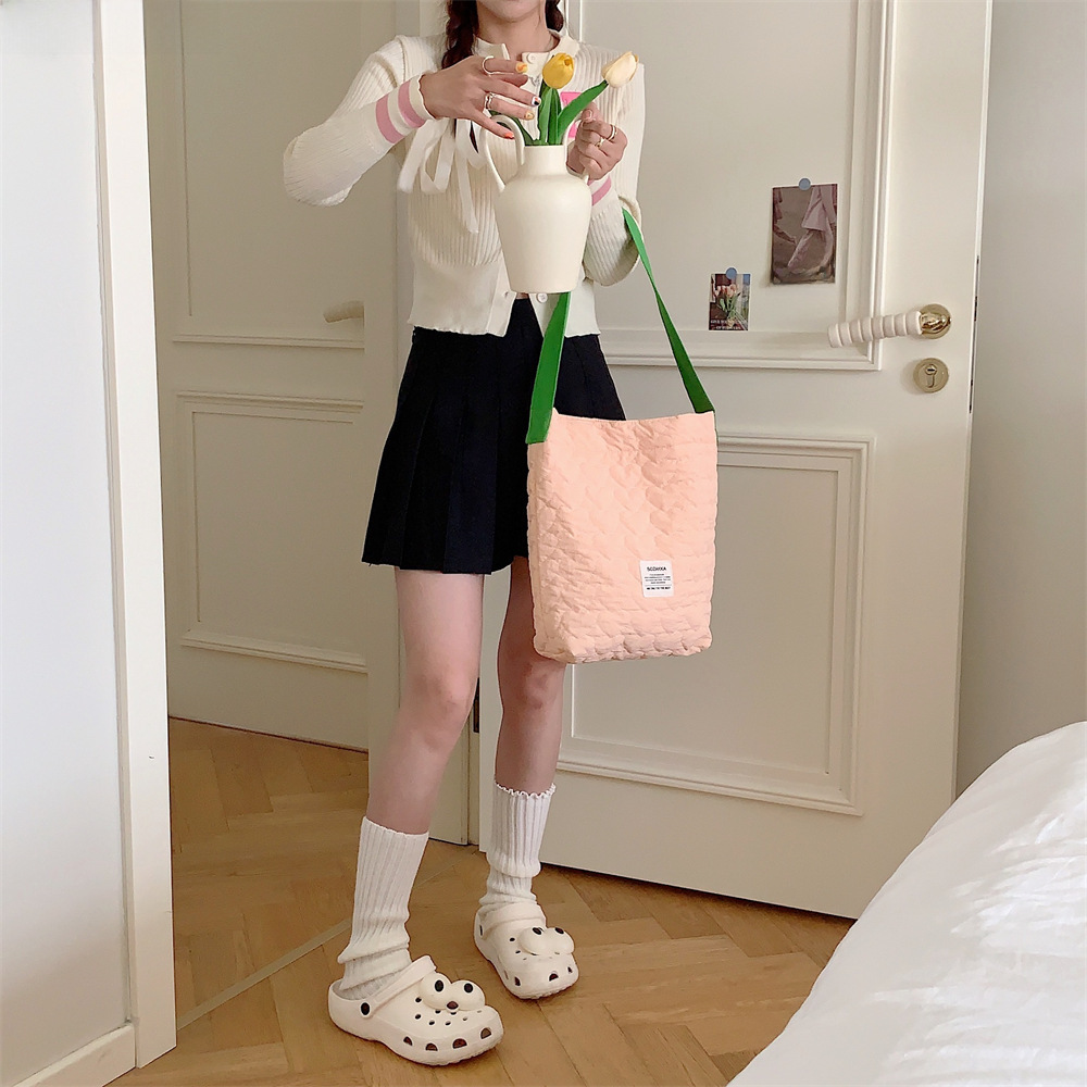 38241 ins new contrast color shoulder bag student female practical large capacity mummy bag quilted shoulder bag female_voghion.com