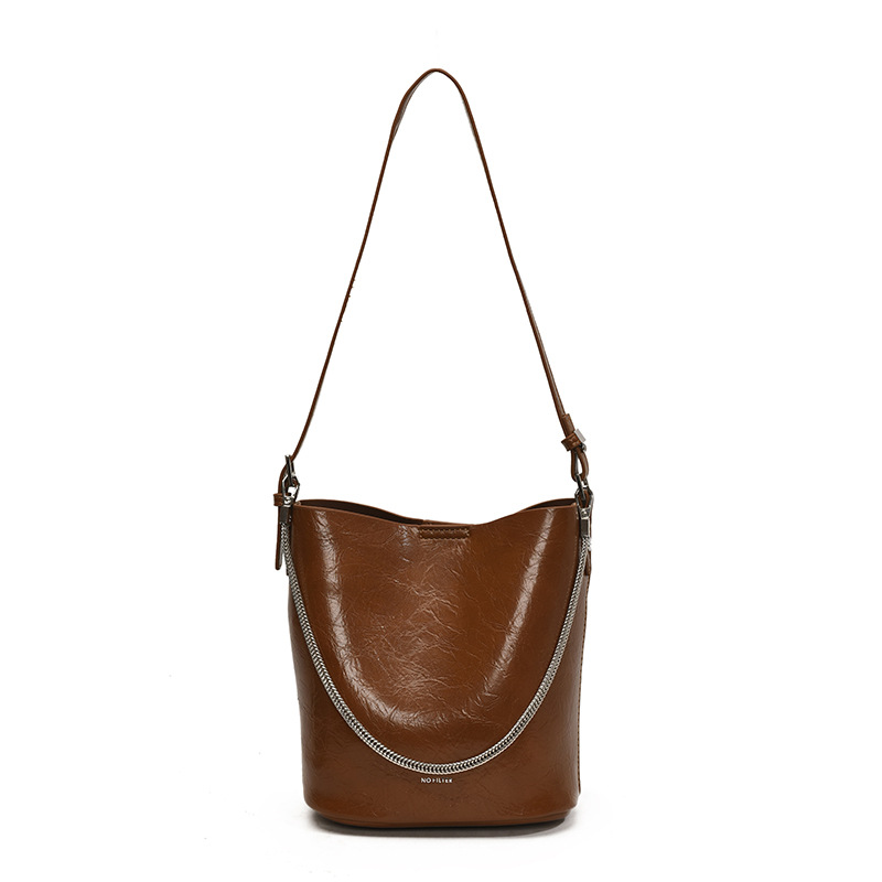 Alta sensación retrógrada de cera de cuero bolso de agua para mujeres 2024 nuevo nicho Zhong universal bolso de hombro de moda bolso de mochila