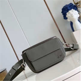 L驴男包卡其绿粒面牛皮迷你单肩斜挎包相机包83560图片实拍