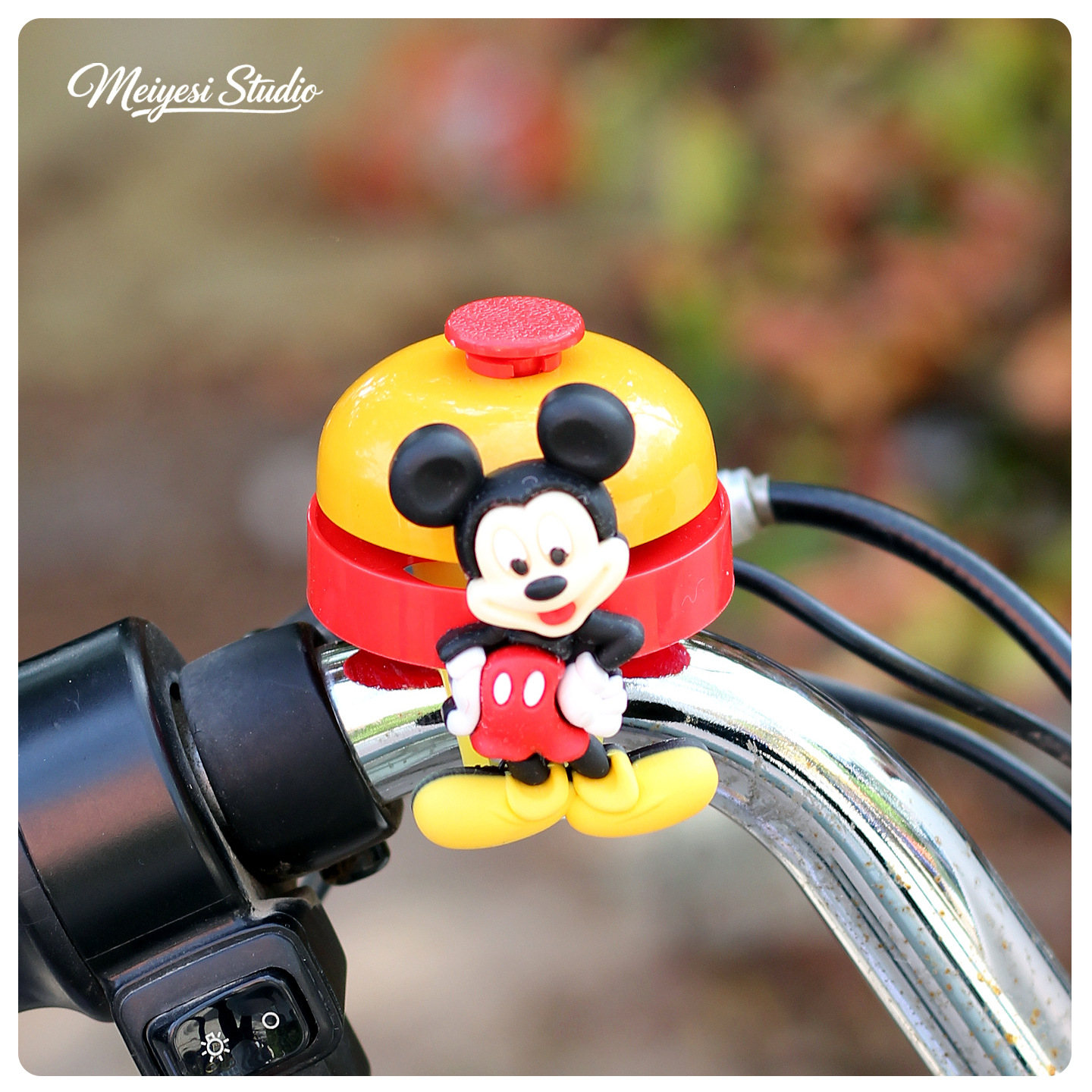 Bicicletas infantiles de montaña campana adornos de dibujos animados encantadores equilibrio coche scooter tranvía mano pulsa bocina súper fuerte