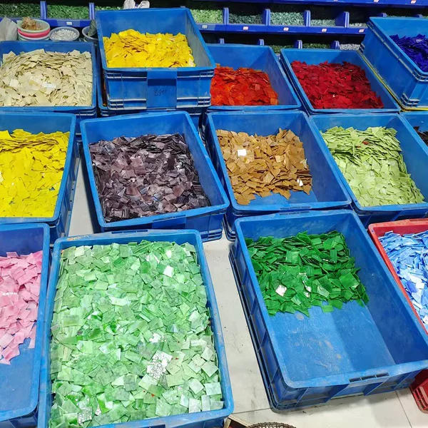 Manufacturer Supplies Various Broken Glass, Glass Scraps, Rich Colors, Support Mixed Batches