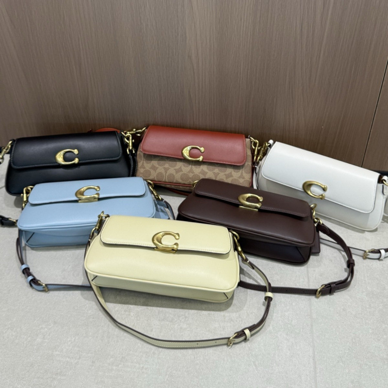 Coach C's New Jet Bag Trapezoidal Small Square Baguette Bag Retro Fashion Flap Shoulder Crossbody Underarm Bag Coach C's New Jet Bag Trapezoidal Small Square Baguette Bag Retro Fashion Flap Shoulder Crossbody Underarm Bag