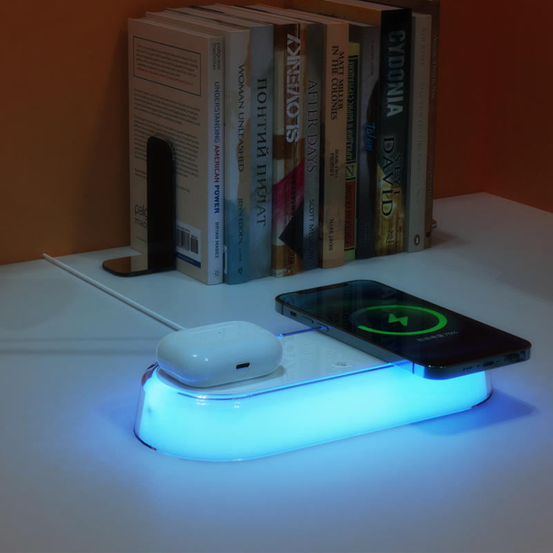 アマゾンのデスクトップ時計目覚まし時計無線充電小夜灯電気スタンド携帯電話イヤホン三合一無線充電器|undefined